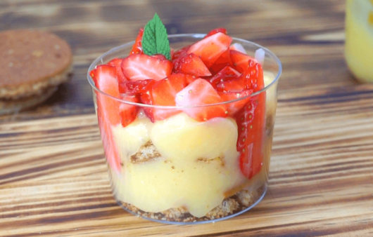 Poharas süti citromkrémmel