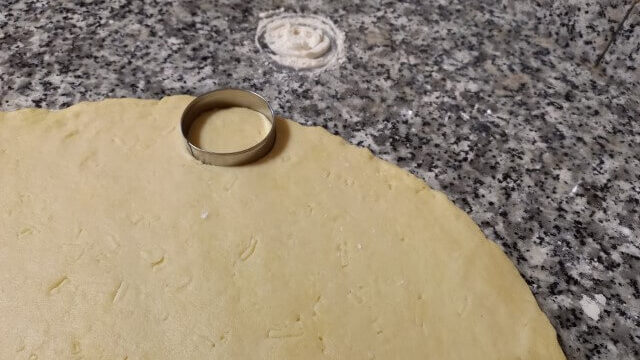 Egyszerü sajtos pogácsa