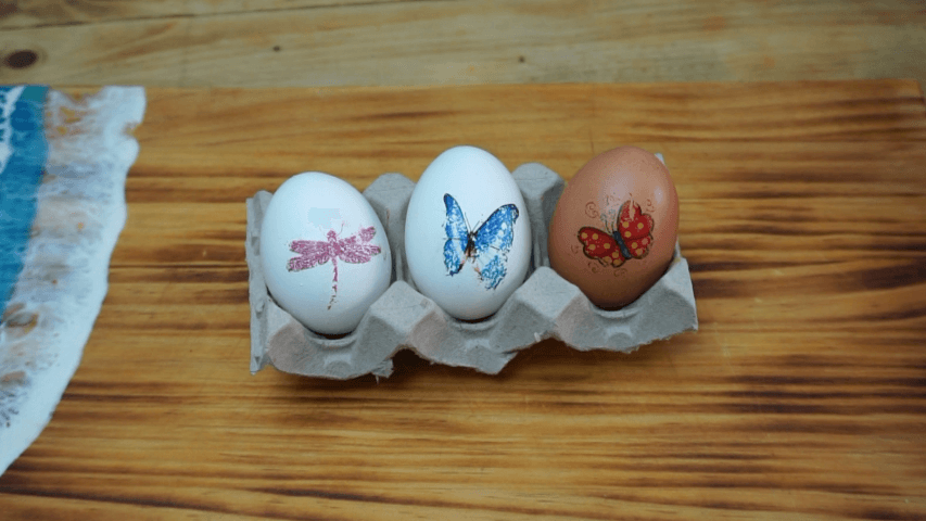 Tetoválómatricás tojásfestés